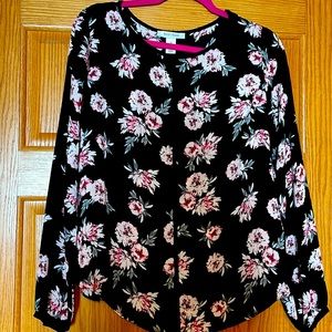 Never worn, beautiful blouse from White House Black Market